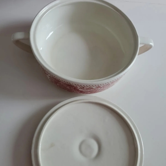 Memory Lane Casserole Serving Dish Two handle with matching lid. Clean - Picture 3 of 10